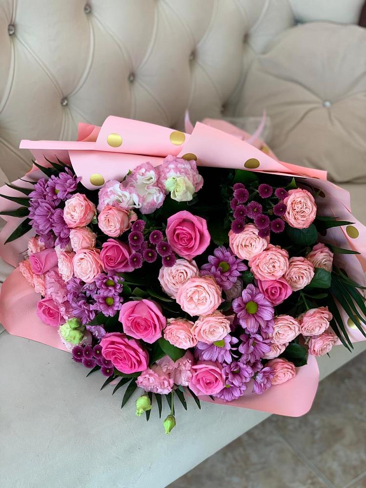 Букет цветов из: Хризантемы, Розы и Лизиантусы в Орле