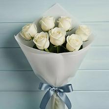Букет 7 Белых роз Эдлесс Лав в Орле