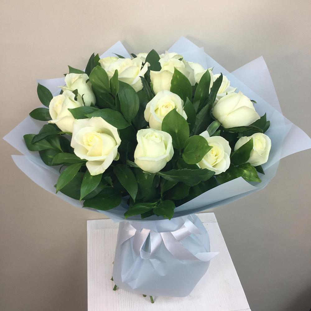 Букет 15 Белых роз Проуд в Орле
