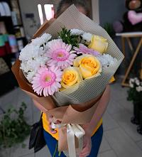 Букет цветов из:  Герберы, Розы и Хризантемы в Орле
