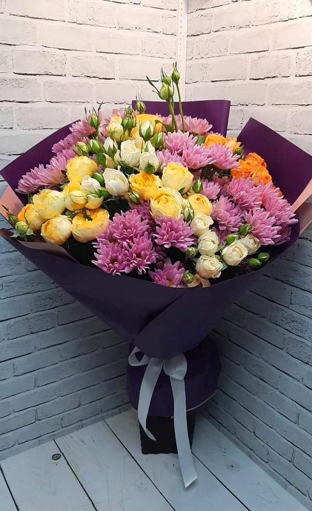 Букет цветов из: Хризантемы и Розы в Орле