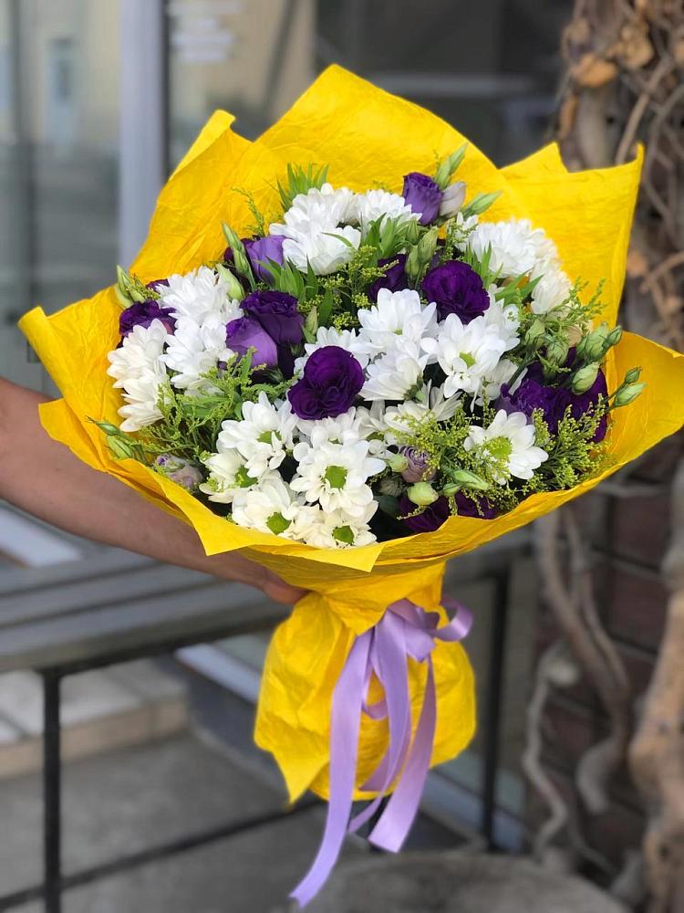 Букет цветов из: Ирисы, Хризантемы и Ромашки в Орле