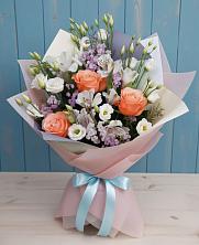 Букет цветов из:  Лизиантусы, Розы, Альстромерии и Гипсофила в Орле