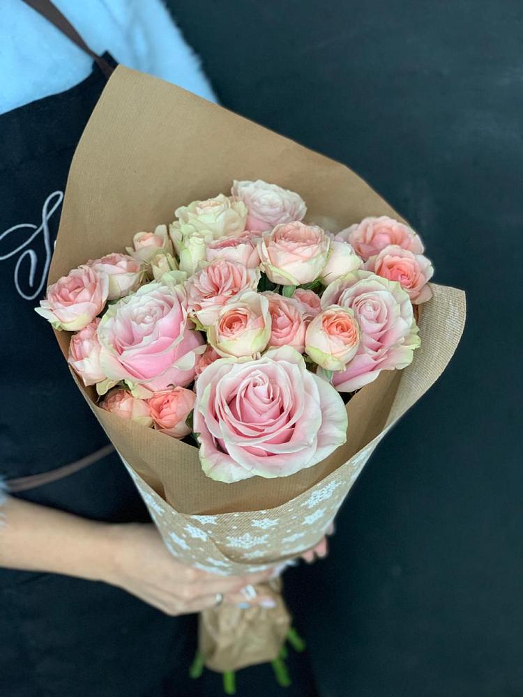 Букет цветов из: Хризантемы и Розы в Орле