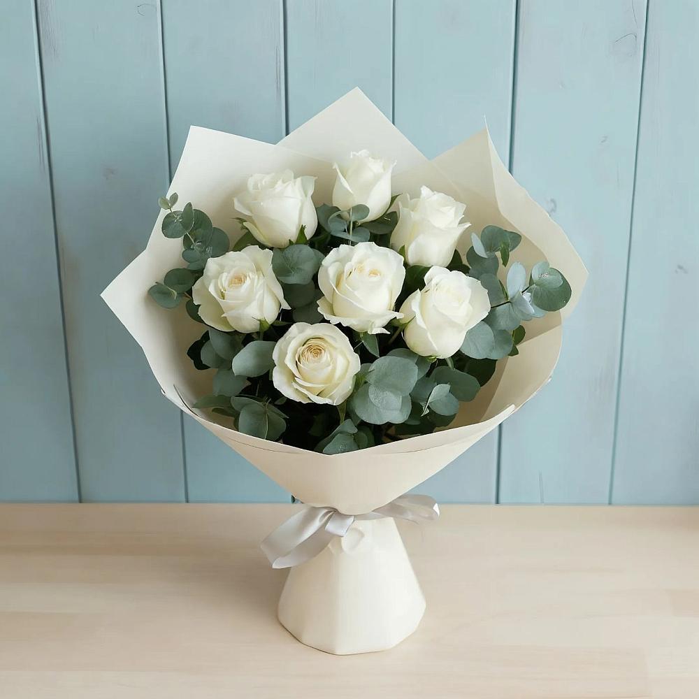 Букет Белые розы в Эвкалипте в Орле