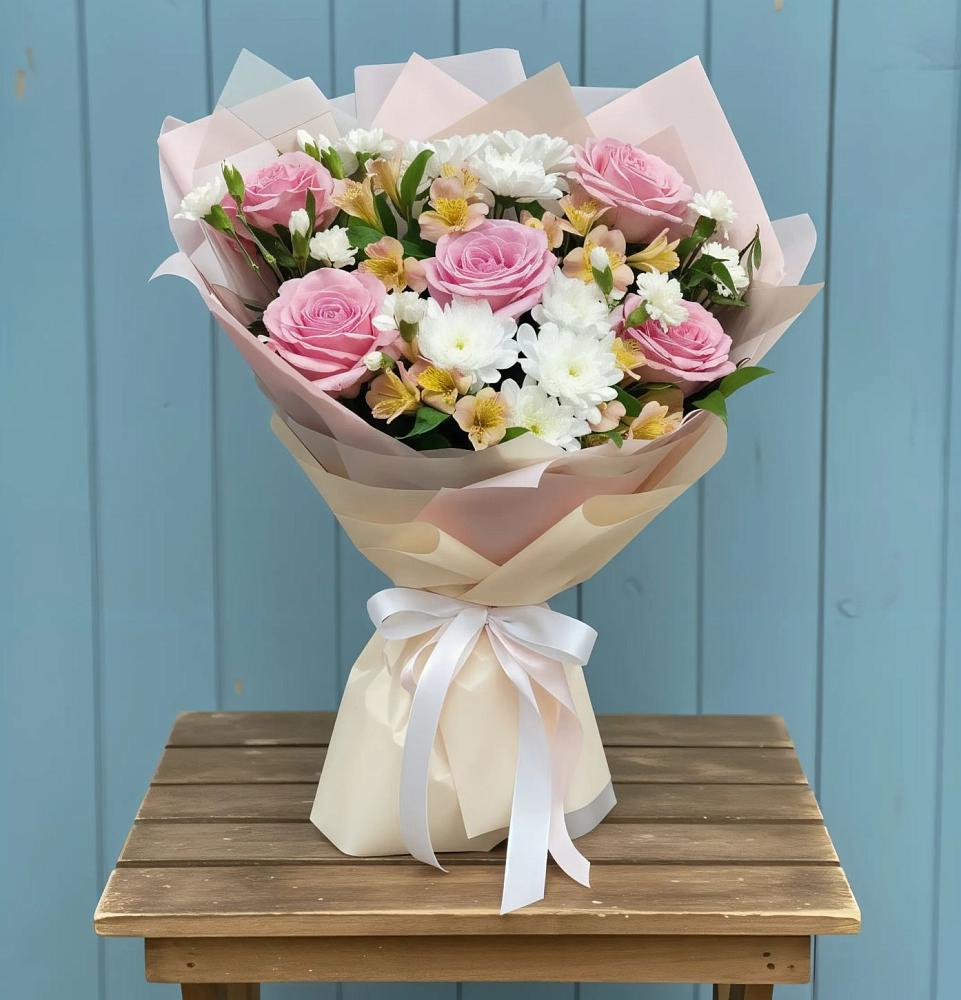 Букет цветов из: Гвоздики, Орхидеи и Розы в Орле