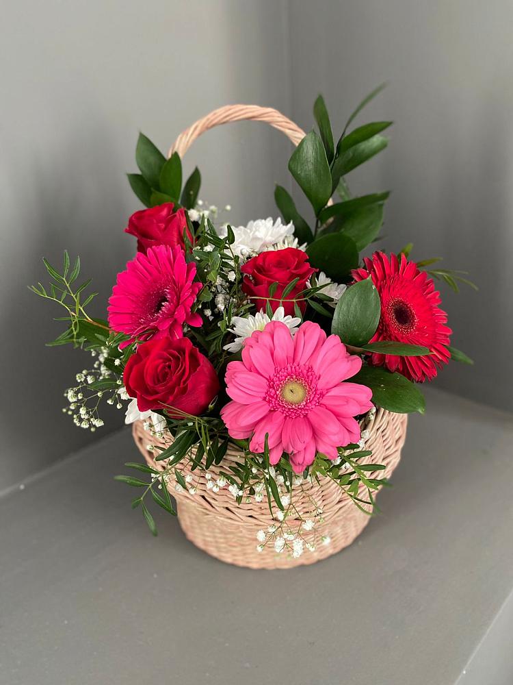 Цветочная композиция из Розы, Хризантемы и Герберы в корзине в Орле