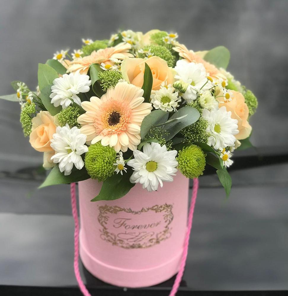 Цветочная композиция из Розы, Герберы и Хризантемы в шляпной коробке в Орле