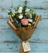 Букет цветов из:  Розы и Лизиантусы в Орле