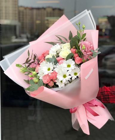 Букет цветов из: Розы, Лизиантусы и Хризантемы в Орле